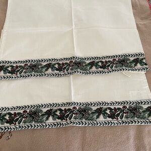 Parker B Smith LTD  Holiday Hand towels , Set of 2,